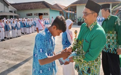 SMP Muh 2 Masaran Gelar Apel Milad Muhammadiyah ke 111